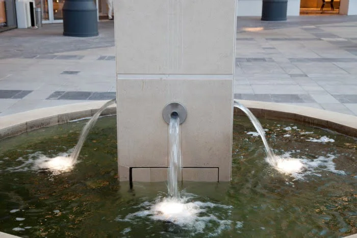 نازل آبنمای نی ریز