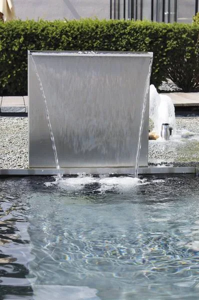 Freestanding waterfall nozzle at Bloorin